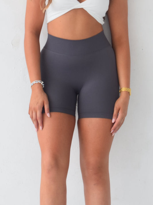 Essential scrunch shorts - Charcoal
