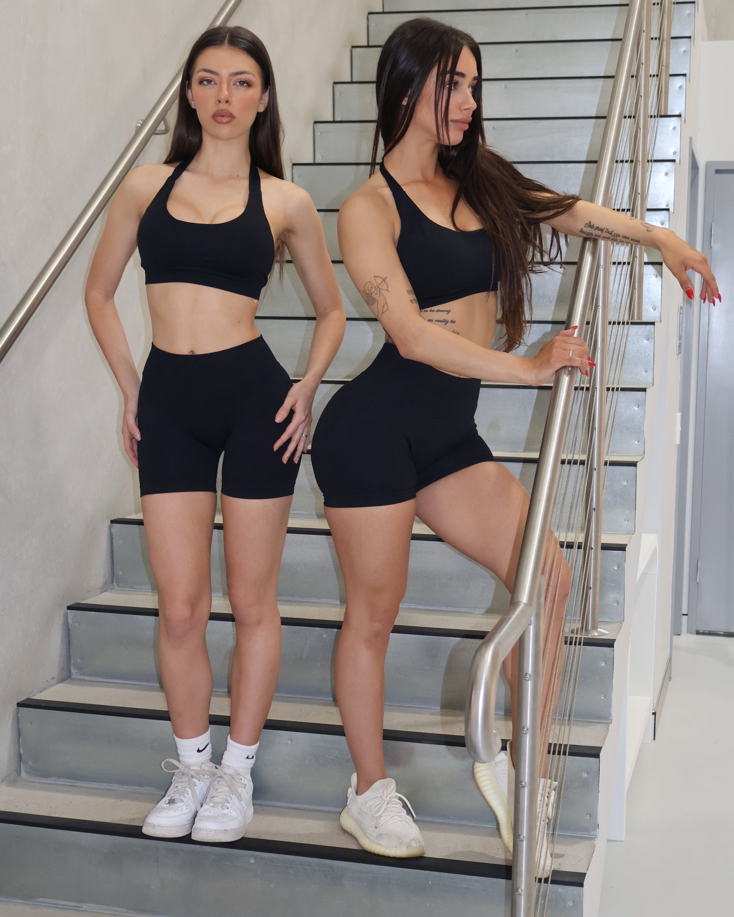 Contour Shorts - Midnight Black
