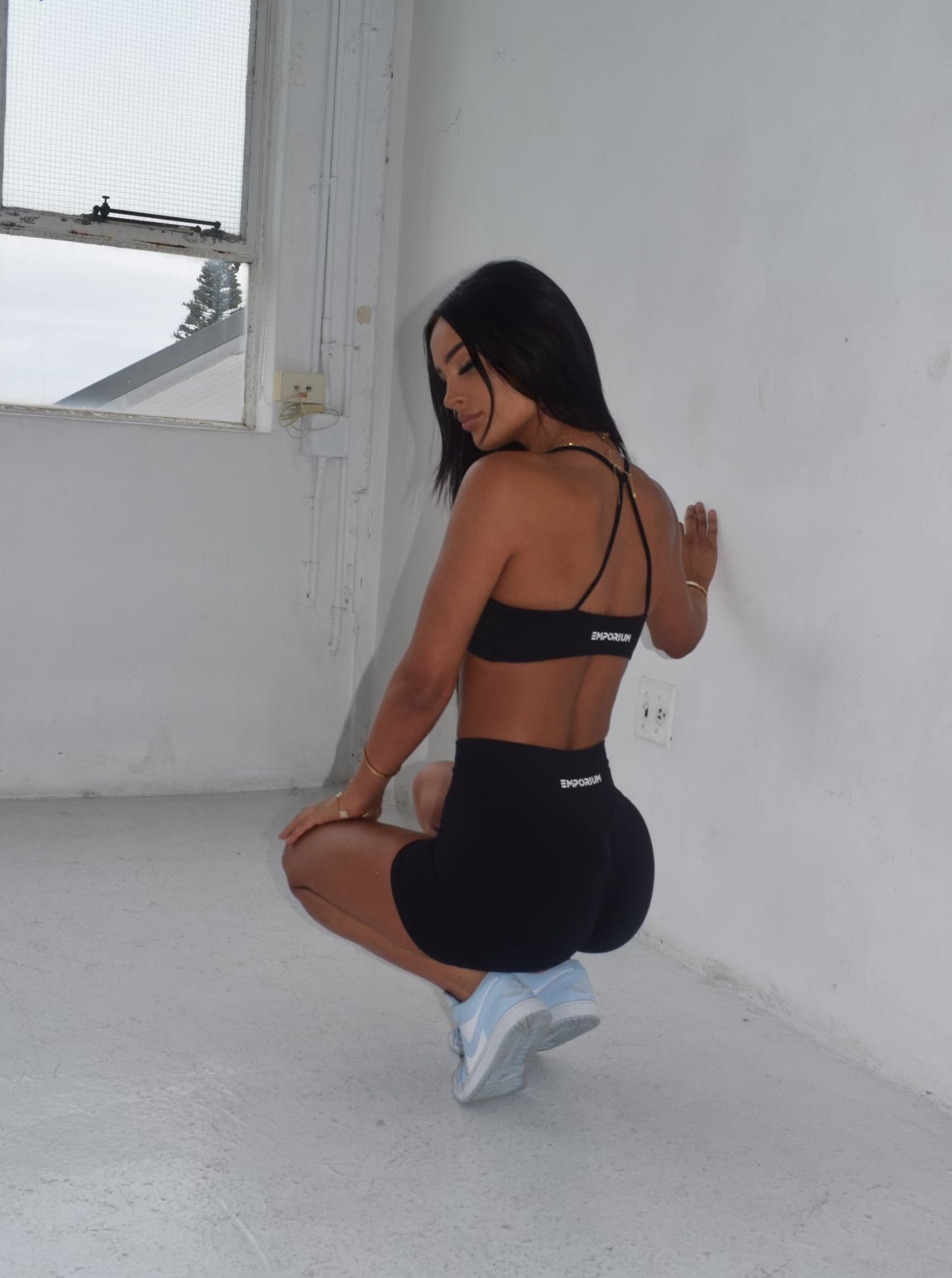 Essential scrunch shorts - Midnight black