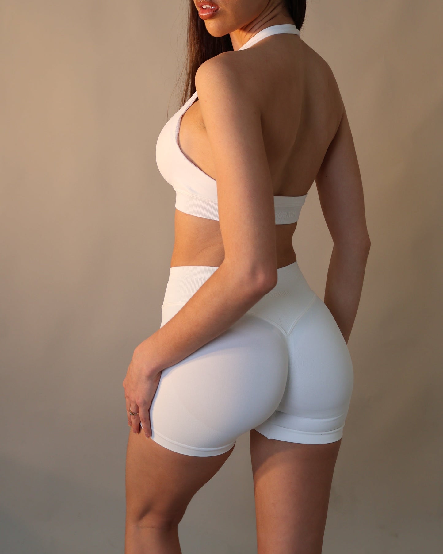 Contour Shorts - Snow