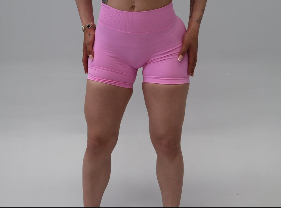 Essential scrunch shorts - Bubblegum